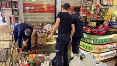 Diyarbakır Büyükşehir Belediyesi Zabıta ekipleri, halk sağlığını korumak amacıyla gerçekleştirdikleri