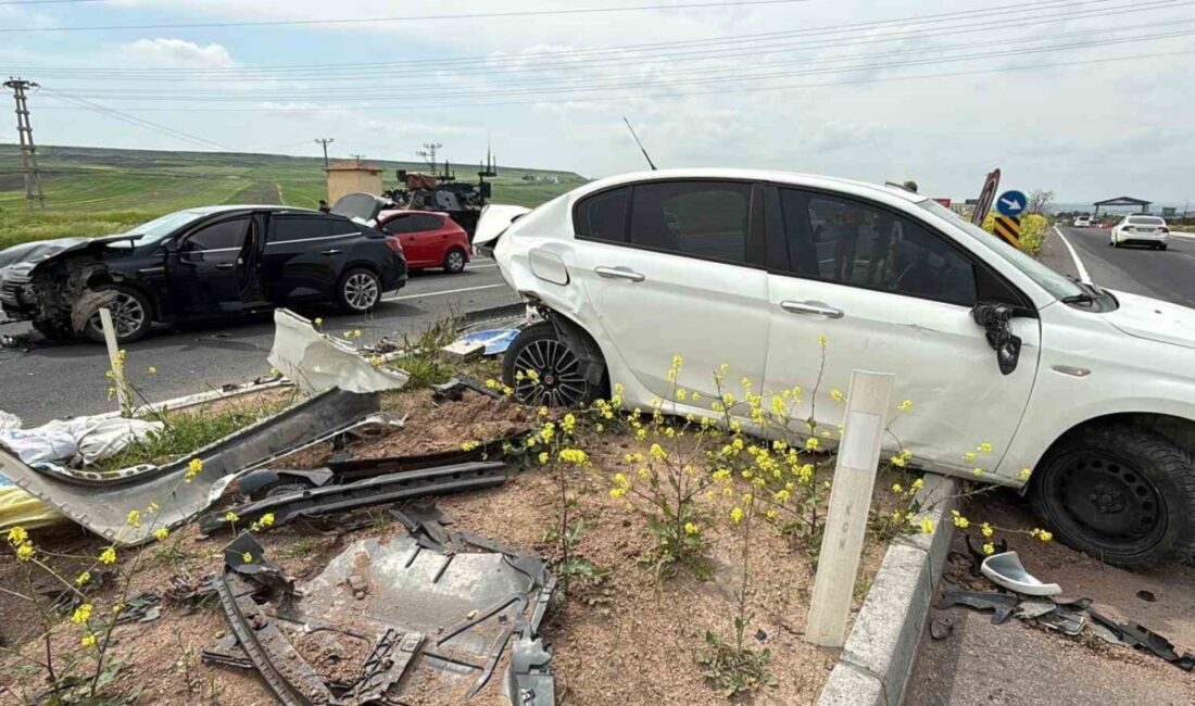 Diyarbakır’da, TRT Köprülü Kavşağı mevkiinde iki otomobilin çarpışması sonucu meydana