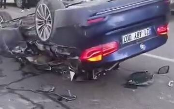 Diyarbakır’ın Bağlar ilçesinde meydana gelen zincirleme trafik kazasında dört araç