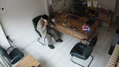 Konya’da yaşayan bir yaşlı adam, dolandırıcılar tarafından kendisine ulaşıldıktan sonra