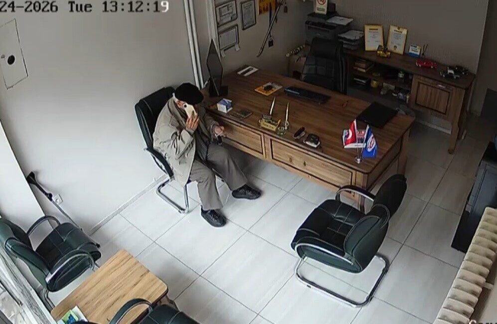 Konya’da yaşayan bir yaşlı adam, dolandırıcılar tarafından kendisine ulaşıldıktan sonra