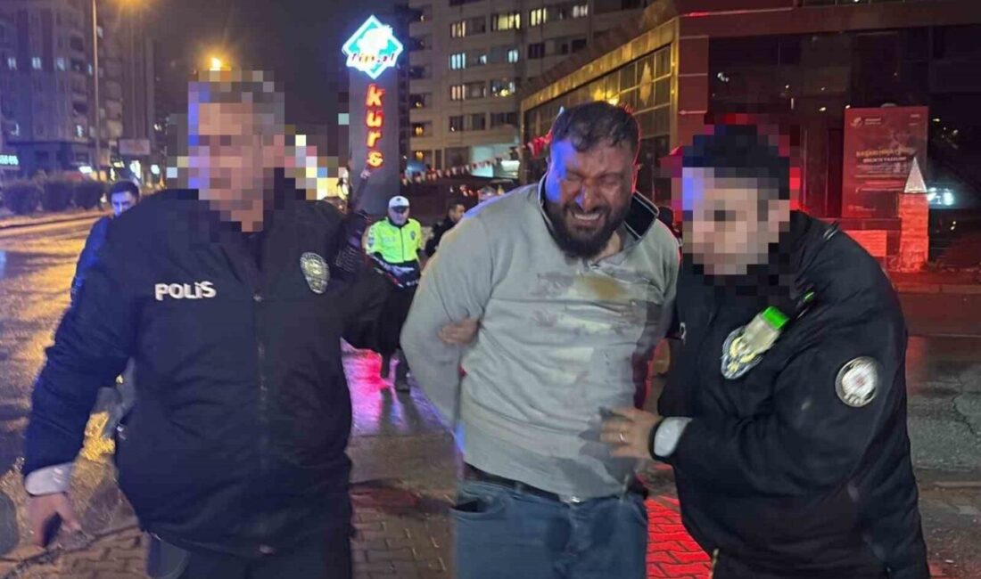 Kayseri’nin Kocasinan ilçesinde polisin ‘dur’ ihtarına uymayan bir sürücü, aracıyla