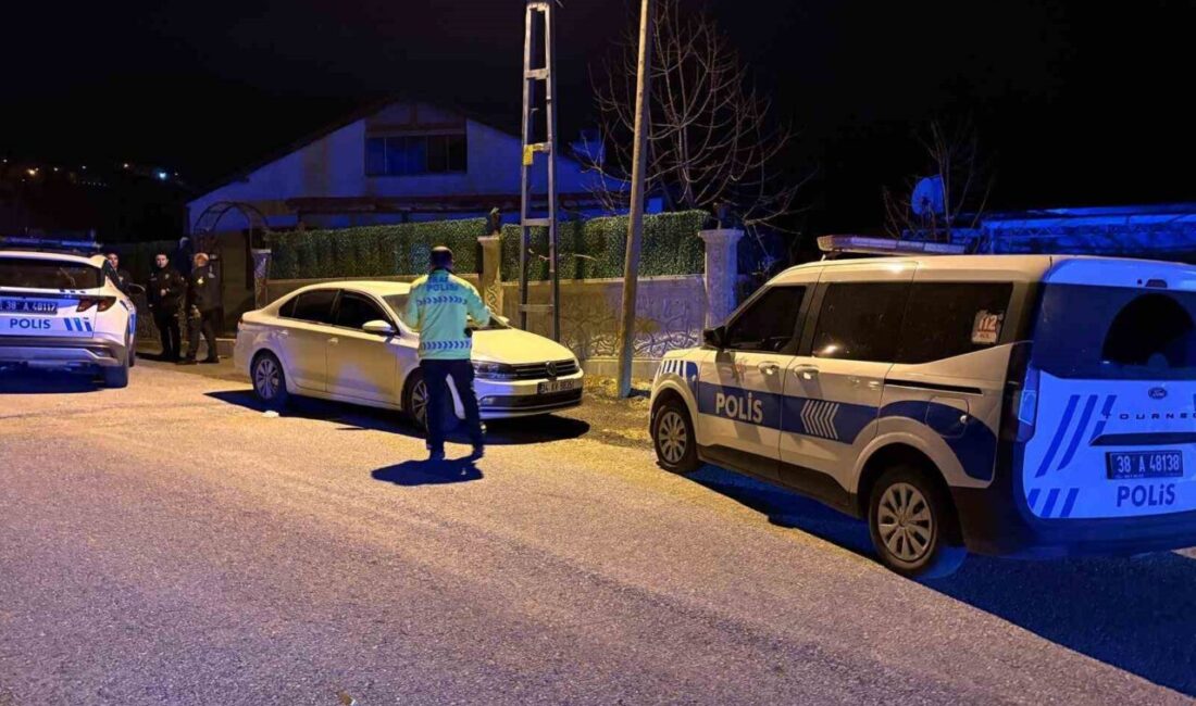Melikgazi ilçesinde polis ekipleri tarafından dur ihtarına uymayarak kaçmaya çalışan