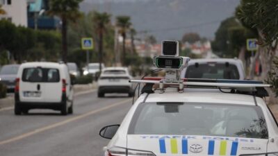 Düzce’de trafik polisleri tarafından gerçekleştirilen denetimlerde 9.647 araç kontrol edildi