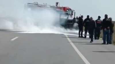 Edirne-Kırklareli karayolunda seyir halinde olan bir iş makinesi, çıkan bir