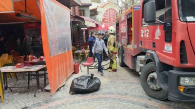 Edirne’nin Saraçlar Caddesi’nde bulunan bir dönerci dükkanının bacasında çıkan yangın,