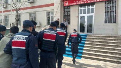 Edirne’nin Uzunköprü ilçesinde göçmen kaçakçılarıyla ilgili operasyonlar kapsamında yakalanan 3