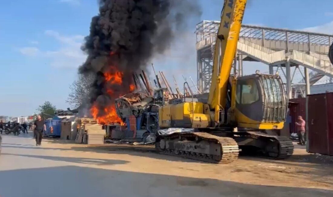 Edirne’deki sanayi bölgesinde bulunan hurdacılar sitesinde meydana gelen yangın hızla
