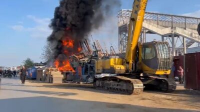 Edirne’deki sanayi bölgesinde bulunan hurdacılar sitesinde meydana gelen yangın hızla