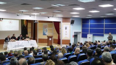 Edremit Kaymakamı Ahmet Odabaş yönetiminde toplanan ilçe protokolü, okullardaki güvenlik