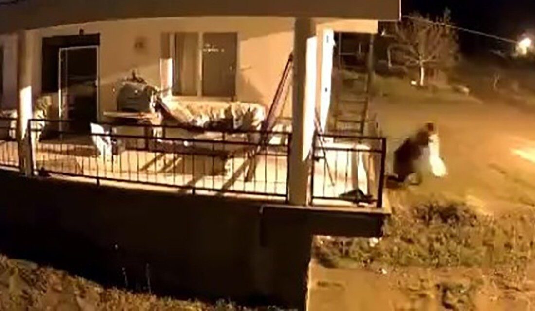 Elazığ’ın merkez Kıraç köyünde gerçekleşen olayda, bir eve girerek çeşitli