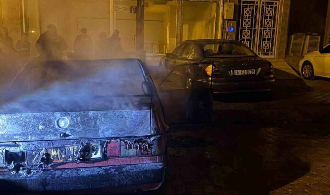 Elazığ’ın Kovancılar ilçesinde Heybet Mahallesi’nde, bir TOFAŞ marka otomobilin alev