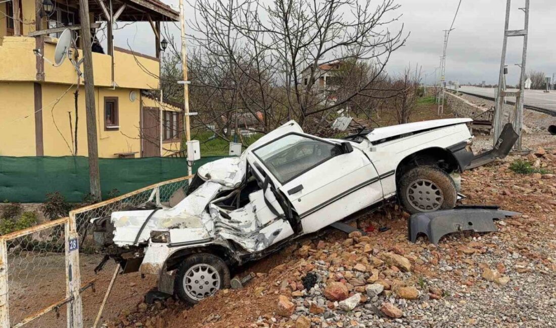 Zile ilçesinde meydana gelen trafik kazasında iki kişi yaralandı. Olay,