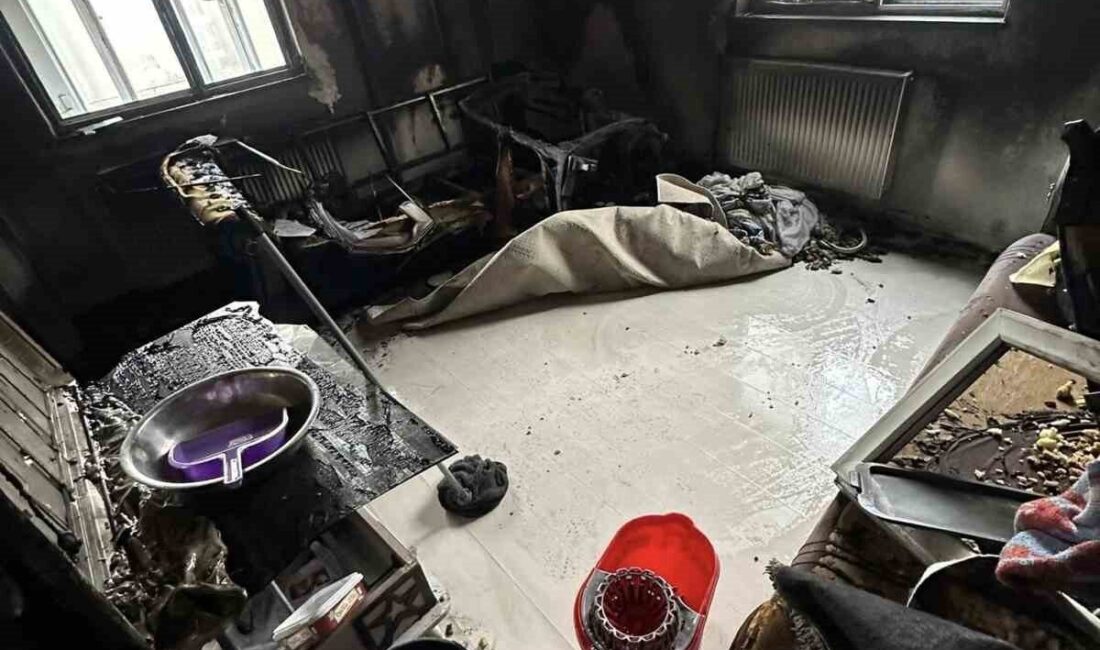 Kapaklı ilçesindeki bir apartman dairesinde çıkan yangın, itfaiye ekipleri tarafından