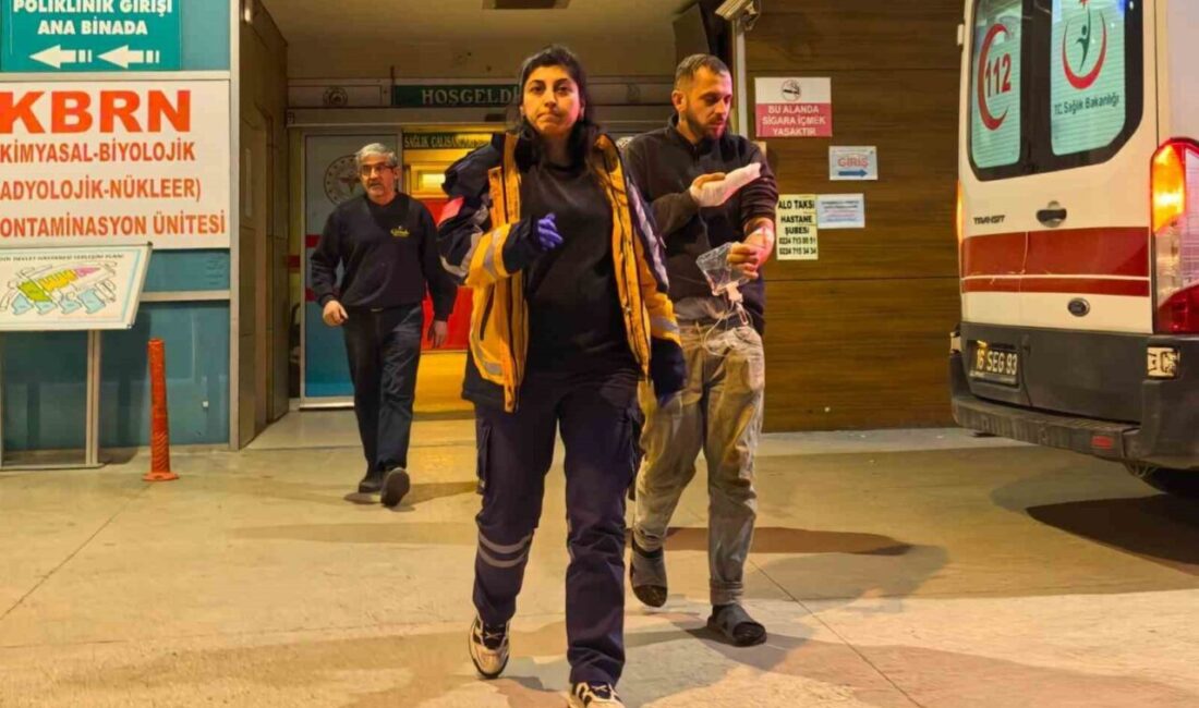 Bursa’nın İnegöl ilçesinde bir genç, elini yem karma makinesine kaptırarak