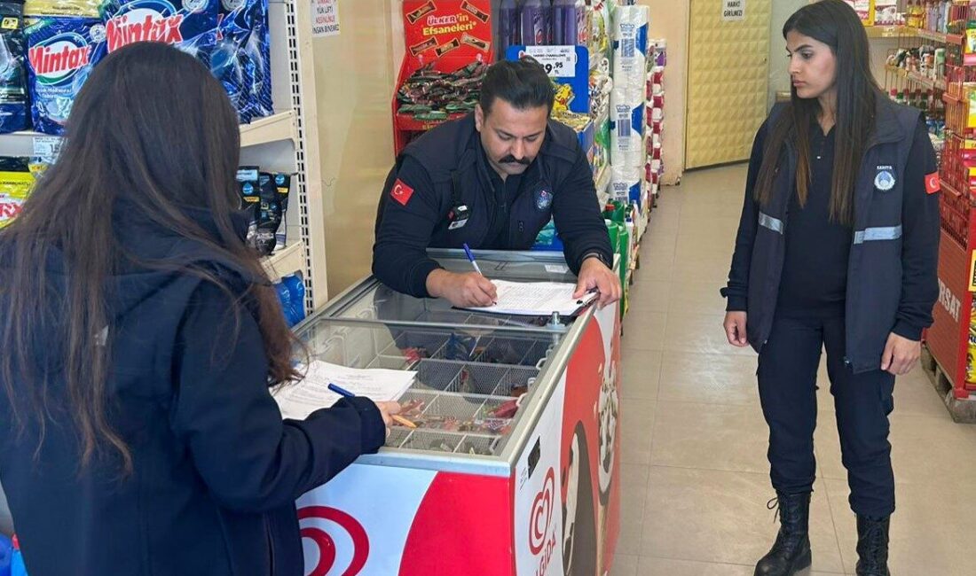 Erzincan Belediyesi Zabıta Müdürlüğü ekipleri, şehir genelindeki zincir marketleri denetledi.