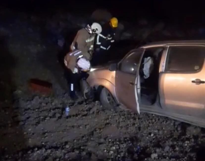 Hatay’ın Erzin ilçesinde bir pikapın şarampole devrilmesi sonucu sürücü yaralandı.