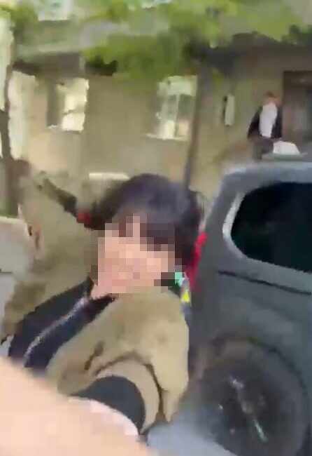 İstanbul’un Esenyurt ilçesinde bir adam, eski eşine “Neden çocukları geç