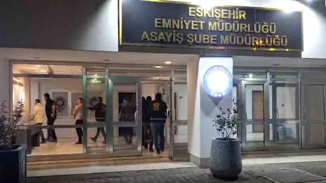 Eskişehir’de birkaç gün önce çalınan araç, polisin yoğun çabaları sayesinde