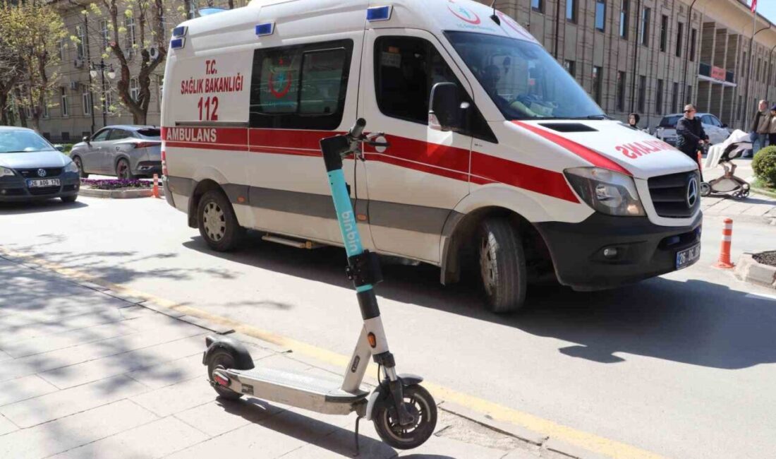 Eskişehir’de bir otomobil ile scooter arasında meydana gelen çarpışma sonucu