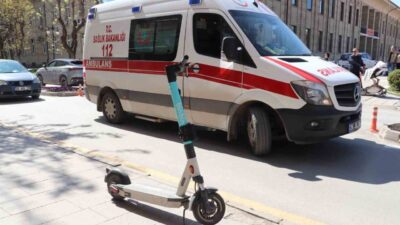 Eskişehir’de bir otomobil ile scooter arasında meydana gelen çarpışma sonucu
