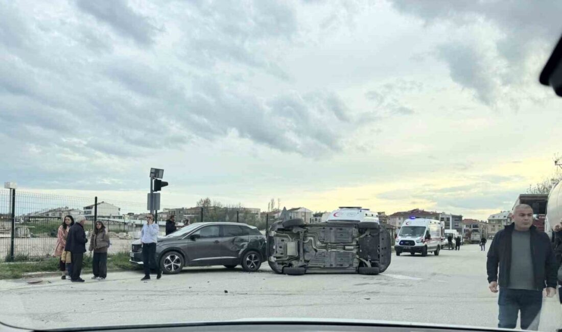 Eskişehir’de meydana gelen zincirleme kaza sonucunda 4 araç birbirine girdi