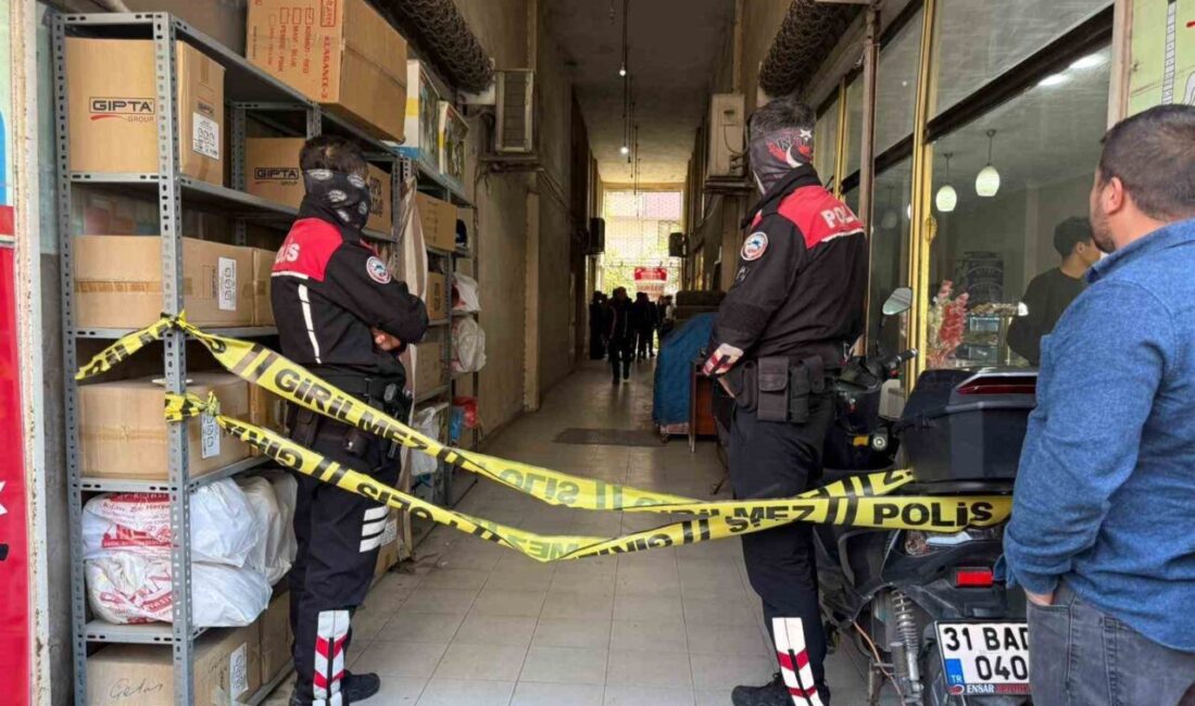 Hatay’ın Payas ilçesinde, 46 yaşındaki bir esnafın iş yerinde cansız