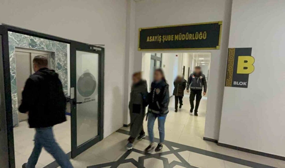 Kocaeli’nin Gebze ilçesinde, bir evden 70 bin lira değerinde ziynet