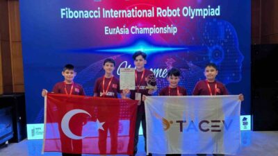 Antalya’da yapılan Fibonacci Uluslararası Robot Olimpiyatı Avrasya Şampiyonası, yarışmacıları dünya