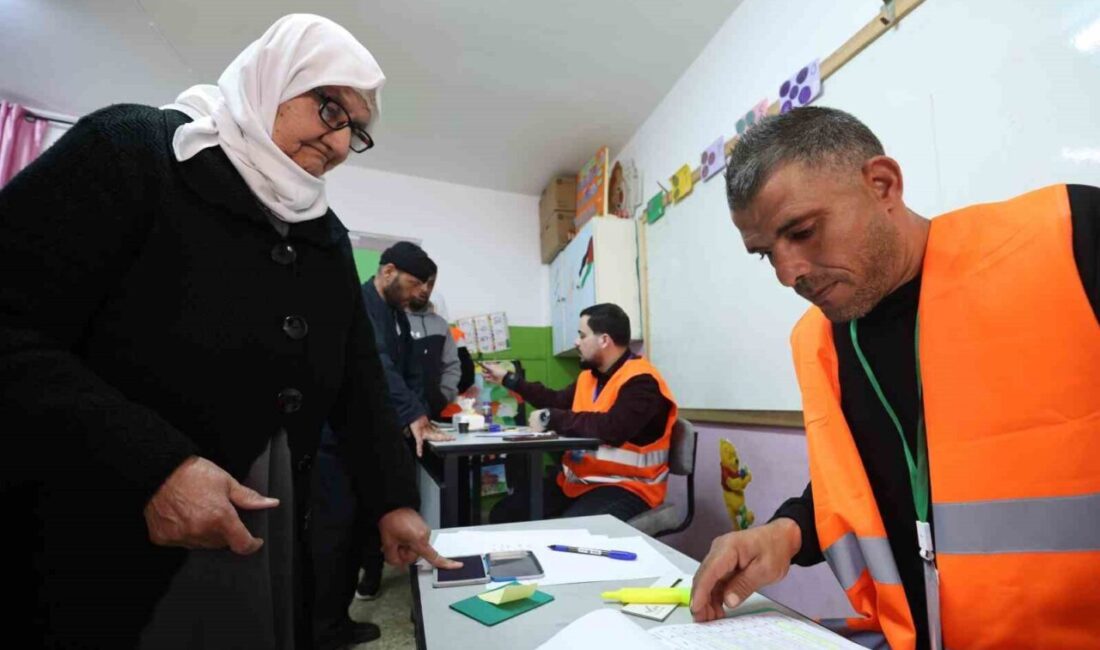 Filistin’de uzun bir aradan sonra gerçekleştirilen yerel seçimlerde, Devlet Başkanı