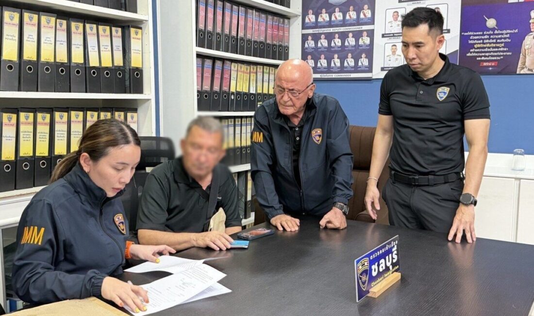 Türkiye’deki 6 Şubat 2023 depremlerinde Adana’da yıkılan bir binaya ilişkin