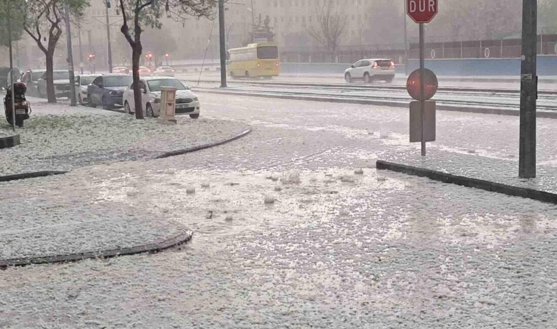 Gaziantep’te, bugün öğleden sonra meydana gelen ceviz büyüklüğündeki dolu yağışı