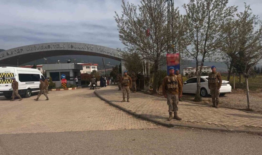 Gaziantep’te jandarma ekipleri, okul çevrelerinde ve sokaklarda huzur ve güvenliğin
