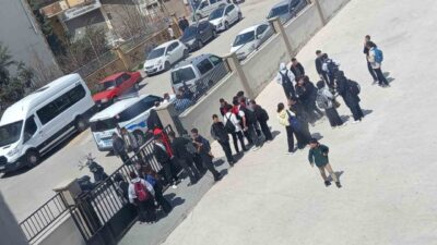 Gaziantep’te, kimlikleri belirsiz dört şüpheli, Mimar Sinan Anadolu Lisesi’nde bir