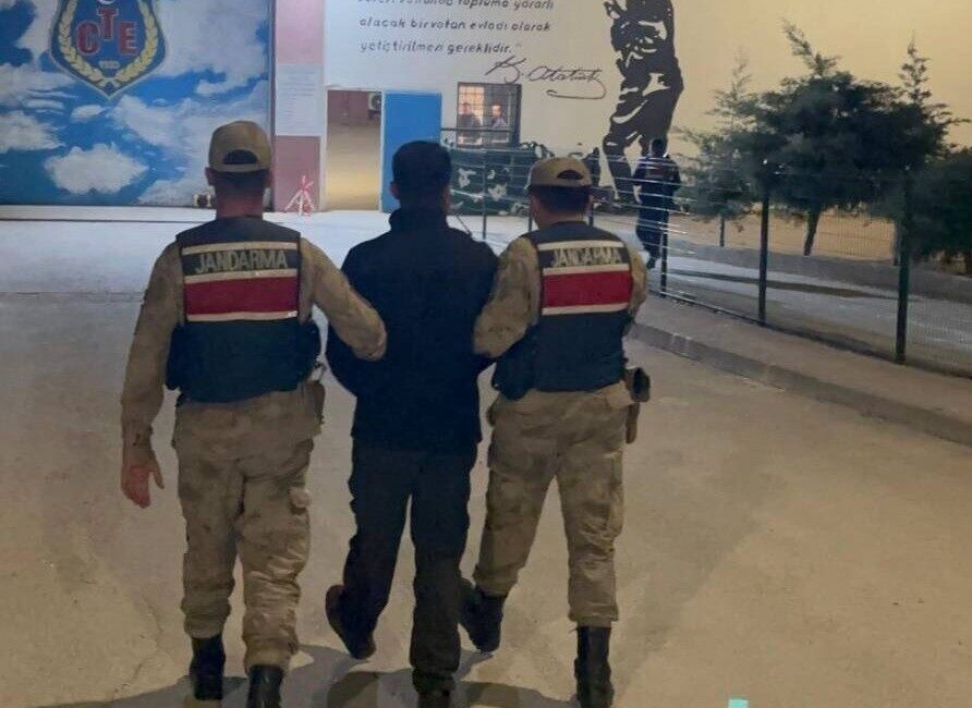 Gaziantep’te jandarma tarafından gerçekleştirilen üst aramasında uyuşturucu madde bulundurduğu tespit