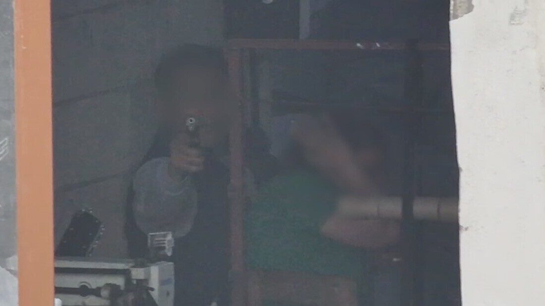 Gaziantep’in Şahinbey ilçesinde yaşanan olayda, polisin “teslim ol” çağrılarına ateşle