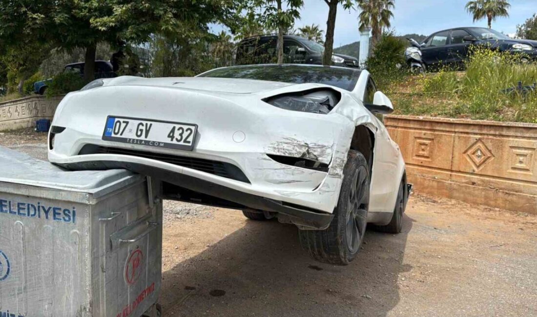 Gazipaşa ilçesinde meydana gelen trafik kazasında 3 kişi yaralandı. Kaza,