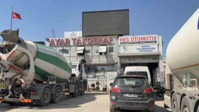 Kocaeli’nin Gebze ilçesinde, bir takograf yetkili servisinde çıkan yangın, hızlı