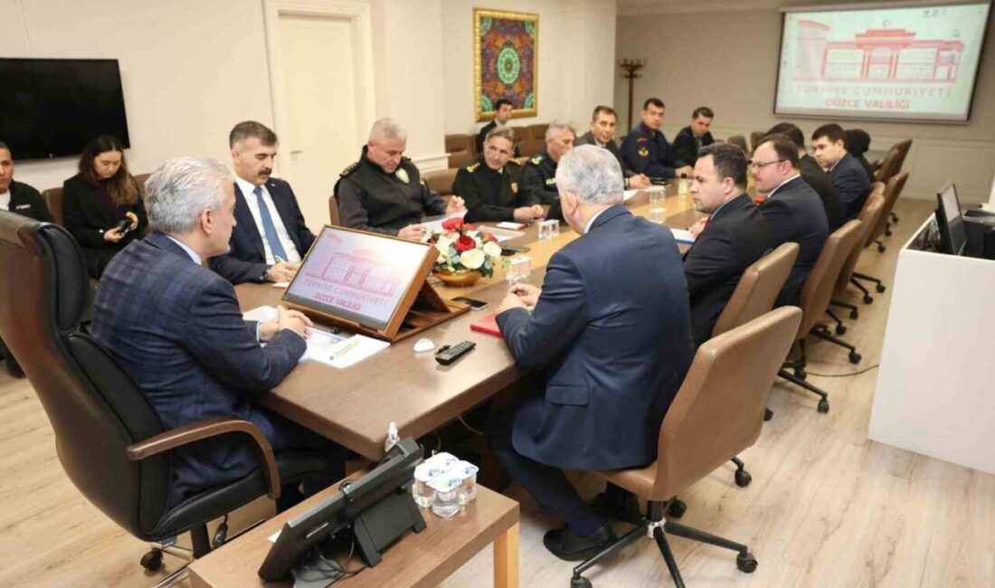 Düzce Valiliği, Konuralp Bey Toplantı Salonu’nda Genişletilmiş İl Güvenlik ve