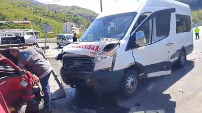 Giresun ilinde meydana gelen iki ayrı trafik kazasında bir kişi