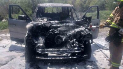 Balıkesir’in Gönen ilçesinde, Saraçlar mevkiinde bulunan bir araçta yangın çıktı