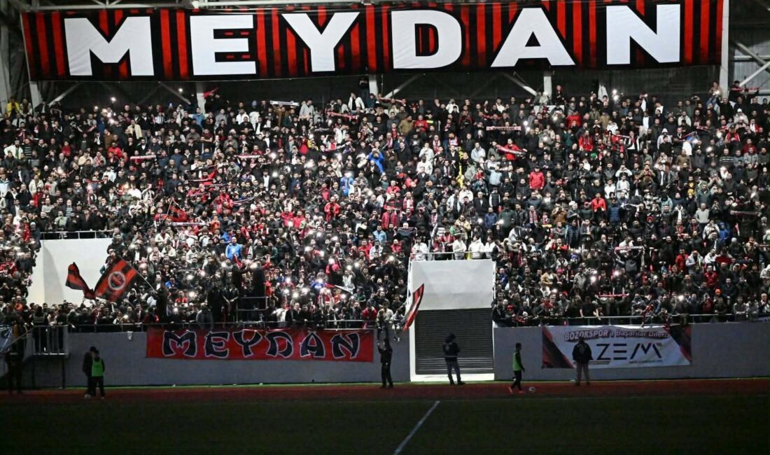 Yozgat’ta futbol heyecanı zirve yaptı. Grup Meydan taraftar grubunun çağrısıyla