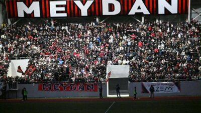 Yozgat’ta futbol heyecanı zirve yaptı. Grup Meydan taraftar grubunun çağrısıyla