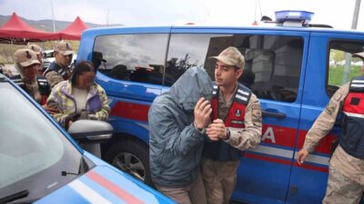 Tunceli Devlet Hastanesi bilgi işlem görevlileri Burçin Yerlikaya ve Yücel