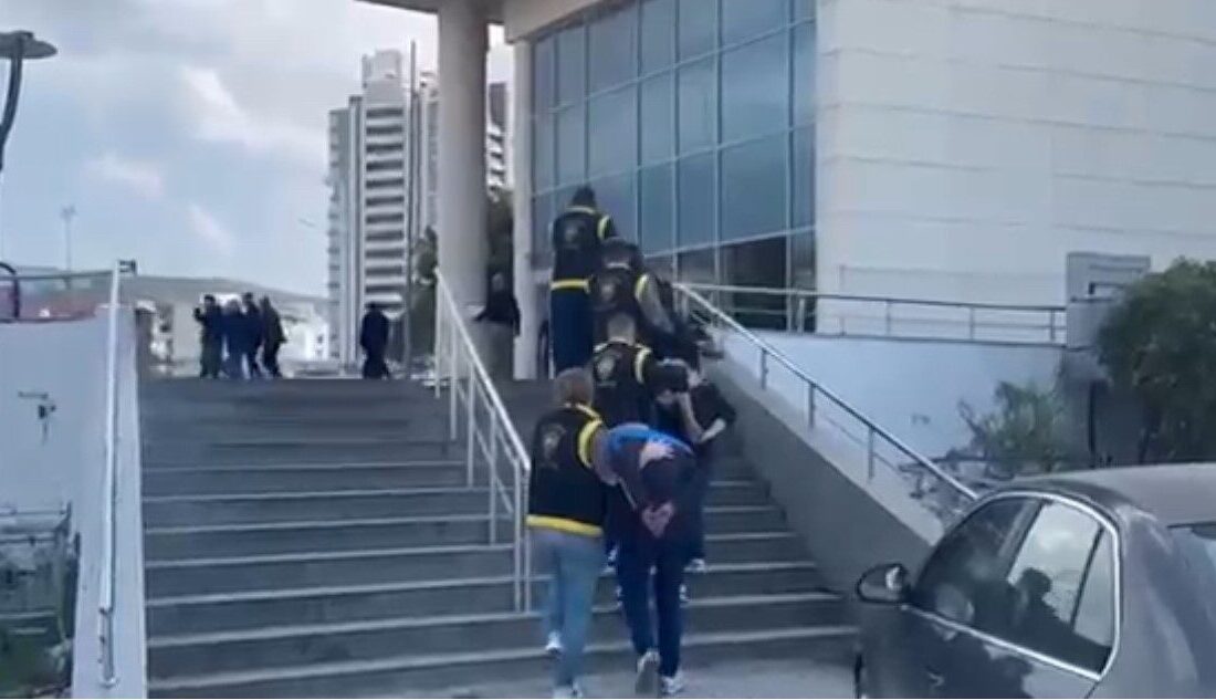 Hatay İl Emniyet Müdürlüğü ekipleri, aranan kişilerin yakalanması amacıyla yürütülen