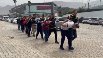 Hatay’da gerçekleştirilen operasyonda çeşitli suçlardan aranan kişilere yönelik yapılan operasyonda