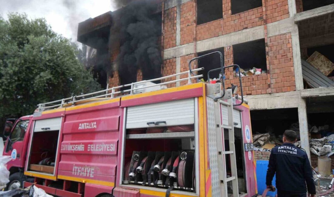Antalya’nın köklü yerleşim bölgelerinden biri olan Balbey Mahallesi’nde terkedilmiş bir