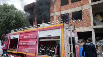 Antalya’nın köklü yerleşim bölgelerinden biri olan Balbey Mahallesi’nde terkedilmiş bir