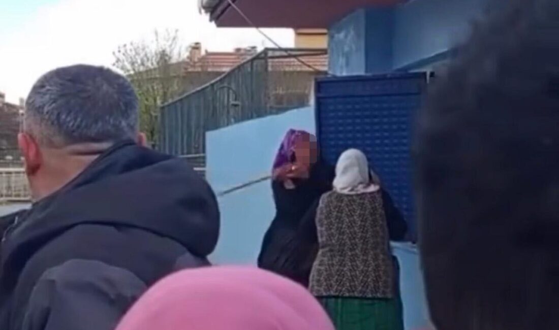 Iğdır’daki Şehit Şevki Akgün Ortaokulu’nda, bugün öğrencilerin okuldan çıkış saatinde