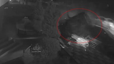 Gaziantep’te gece saatlerinde, iddiaya göre yarış halinde olan 2 araçtan